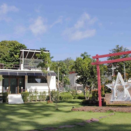 The Banyan Leaf Resort Suan Phueng Exteriér fotografie